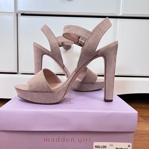 NUDE STEVE MADDEN HEELS
